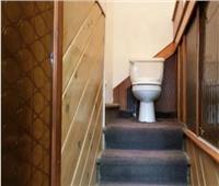 «رب ضرة نافعة».. قاعدة مرحاض على السلم ترفع سعر منزل لمبلغ خيالي بولاية أمريكية