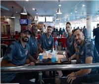 توافد لاعبي الأهلي على مطار القاهرة استعدادًا للسفر للمغرب 