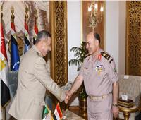 الفريق أسامة عسكر يلتقي رئيس الوفد العسكري الجزائري