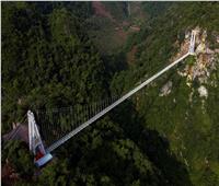 «لجذب الباحثين عن الإثارة» .. فيتنام تفتتح جسرًا مصنوع من الزجاج 