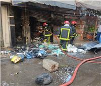 صور| إخماد حريق بمحل منظفات وسط الإسكندرية 