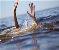 انتشال جثة شاب غرق فى مياة بحر كفر شبين بالقليوبية