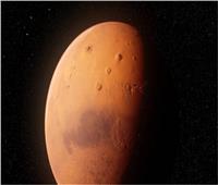 العثور على هياكل ملتوية غريبة على سطح المريخ