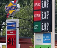 سيناتور أمريكي ينتقد ارتفاع سعر البنزين .. وشراء الكوكايين أرخص | فيديو