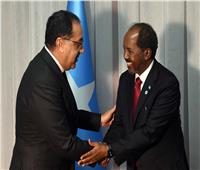 رئيس الوزراء ينقل تهنئة الرئيس السيسي إلى نظيره الصومالي