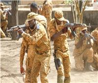 مقتل 5 جنود ومدني وإصابة 11 في هجومين منفصلين ببوركينا فاسو