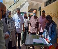 وكيل وزارة الصحة بالشرقية يتفقد القافلة العلاجية بقرية الفرايحة 