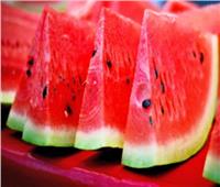 نصائح هامة لتجنب الإصابة بـ«النزلات المعوية» من تناول البطيخ | فيديو