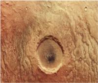عين سوداء .. صورة جديدة من المريخ تثير حيرة الباحثين