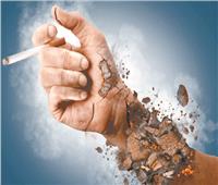 دراسة جديدة: التدخين يزيد من خطر كسور العظام