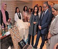 وزير السياحة والآثار يتفقد معرض المنتجات الفندقية للمرأة المصرية    