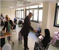 رئيس جامعة الأزهر يتفقد لجان امتحانات معهد التمريض للطالبات بمدينة نصر