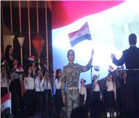 3000 مشاهد يرفعون علم مصر احتفالاً بذكرى 30 يونيو في الأوبرا 
