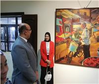 نائب رئيس جامعة المنصورة يتفقد معرض مشروعات الدفعة الرابعة بكلية الفنون الجميلة