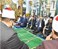 محافظ أسيوط يؤدي صلاة عيد الأضحى بمسجد «ناصر» ويهنئ المواطنين
