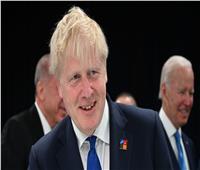 شاهد| معركة رئيس وزراء بريطانيا على الحلبة بعد استقالته