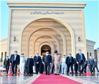 متحدث الرئاسة ينشر صورا من أداء الرئيس السيسي صلاة العيد بمسجد المشير