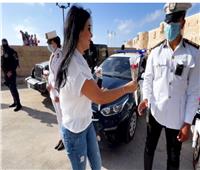 «ورود وهدايا وصور سيلفي».. رجال الشرطة يحتفلون مع المواطنين بـ«عيد الأضحى»| صور 