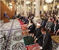 7 وزراء يؤدون صلاة الجمعة بـ«مسجد الحسين» 