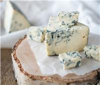 الجبن الأزرق .. أكثر أنواع الجبن الغير صحية  