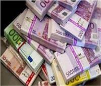 اليورو يتغلب على الدولار ويرتفع بنسبة 1.8% لأعلي مستوي في 20عامًا