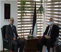 سفير فلسطين بالقاهرة يلتقي وزير شؤون القدس