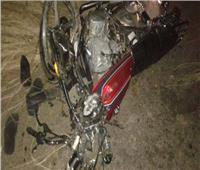 إصابة شاب وطالب في تصادم دراجة بخارية وتروسيكل بنجع حمادي