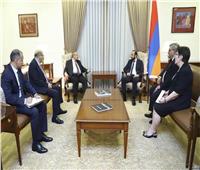 مساعد وزير الخارجية للشئون الأوروبية يعقد مشاورات سياسية أثناء زيارته لأرمينيا