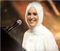 فنانة إنجليزية تعتنق الإسلام.. وتطرح «طلع البدر علينا»| فيديو