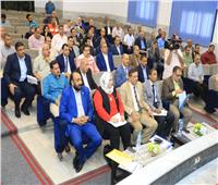 محافظ سوهاج يعقد الاجتماع الدوري لبحث موقف تطوير الريف المصري