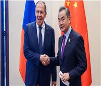 وانج يي: الصين جاهزة لتعزيز التعاون مع روسيا