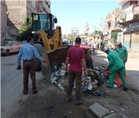 رفع 250 طن من القمامة والمخلفات الصلبة بمدينة ملوي في المنيا