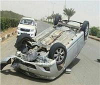 إصابة 4 أشخاص من أسرة واحدة في انقلاب سيارة على الطريق الصحراوي بسوهاج