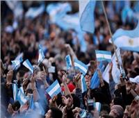 آلاف الأرجنتينيين يتظاهرون للمطالبة بزيادة الأجور