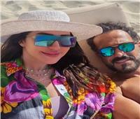 إنجي علاء ويوسف الشريف يستمتعان على الشاطئ بإجازتهما الصيفية