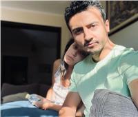 حسام حداد يعلن إصابته وزوجته بفيروس كورونا: الأعراض متعبة جدًا