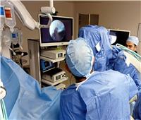 الرعاية الصحية: نجاح أول عملية منظار جراحي بقسم العظام بالإسماعيلية