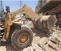 حملة إزالة فورية لمخالفات بناء وتعديات بحي شرق ومركز أسيوط