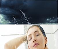 تحذير من الاستحمام واستخدام الأجهزة الكهربائية أثناء العواصف الرعدية