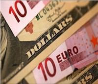 اليورو يسجل أدنى مستوياته خلال عقدين وتوقعات بمزيد من التراجع في قيمته