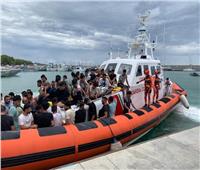 إيطاليا تنقذ 500 مهاجر بسواحل كالابريا 