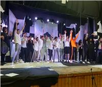 فريق«تجارة المنوفية» يقدم «يا أبيض يا أسود» بمهرجان الجامعة المسرحي