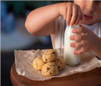 دراسة جديدة| البسكويت مع الحليب يحسن المزاج .. لكنه مضر بالصحة