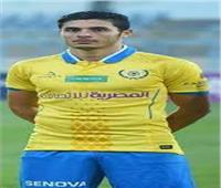 محمد هاشم يتوج بجائزة أفضل لاعب في الموسم بالإسماعيلي 