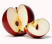 هل تناول بذور التفاح يسبب التسمم؟