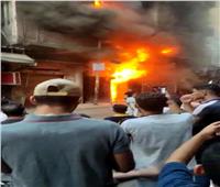 حريق هائل في محل أحذية وشقة سكنية وسط الإسكندرية | صور