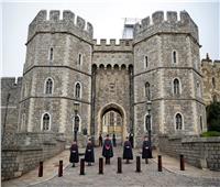 أفراد من العائلة المالكة البريطانية يعودون لقلعة بالمورال بعد أداء الصلوات