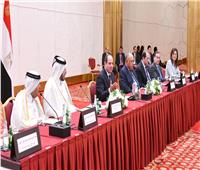 الرئيس السيسي يلتقي ممثلي رابطة رجال الأعمال القطريين بالدوحة
