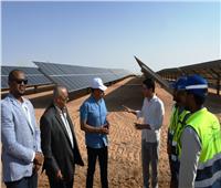 محافظ أسوان يتفقد مشروع الطاقة الشمسية ببنبان 
