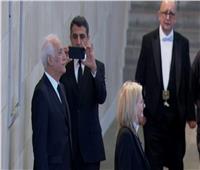 الرئيس الأرميني يكسر التقاليد خلال مراسم وداع الملكة إليزابيث